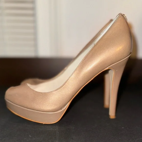 Michael Kors Gold Peep Toe Heels EUC - Picture 4 of 6